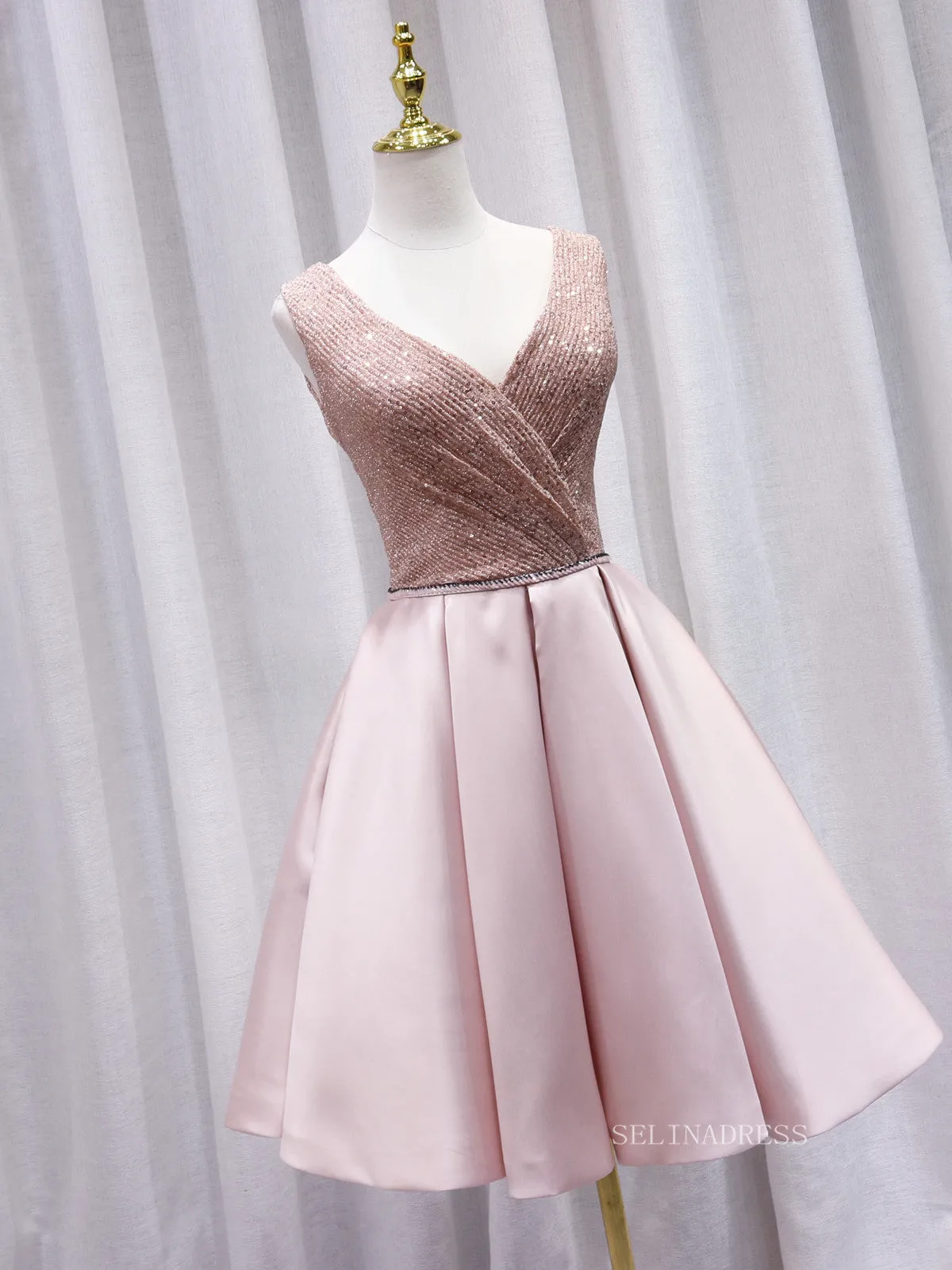 A-line V neck Pink Cute Homecoming Dress Sequins Short Prom Dresses EDS024
