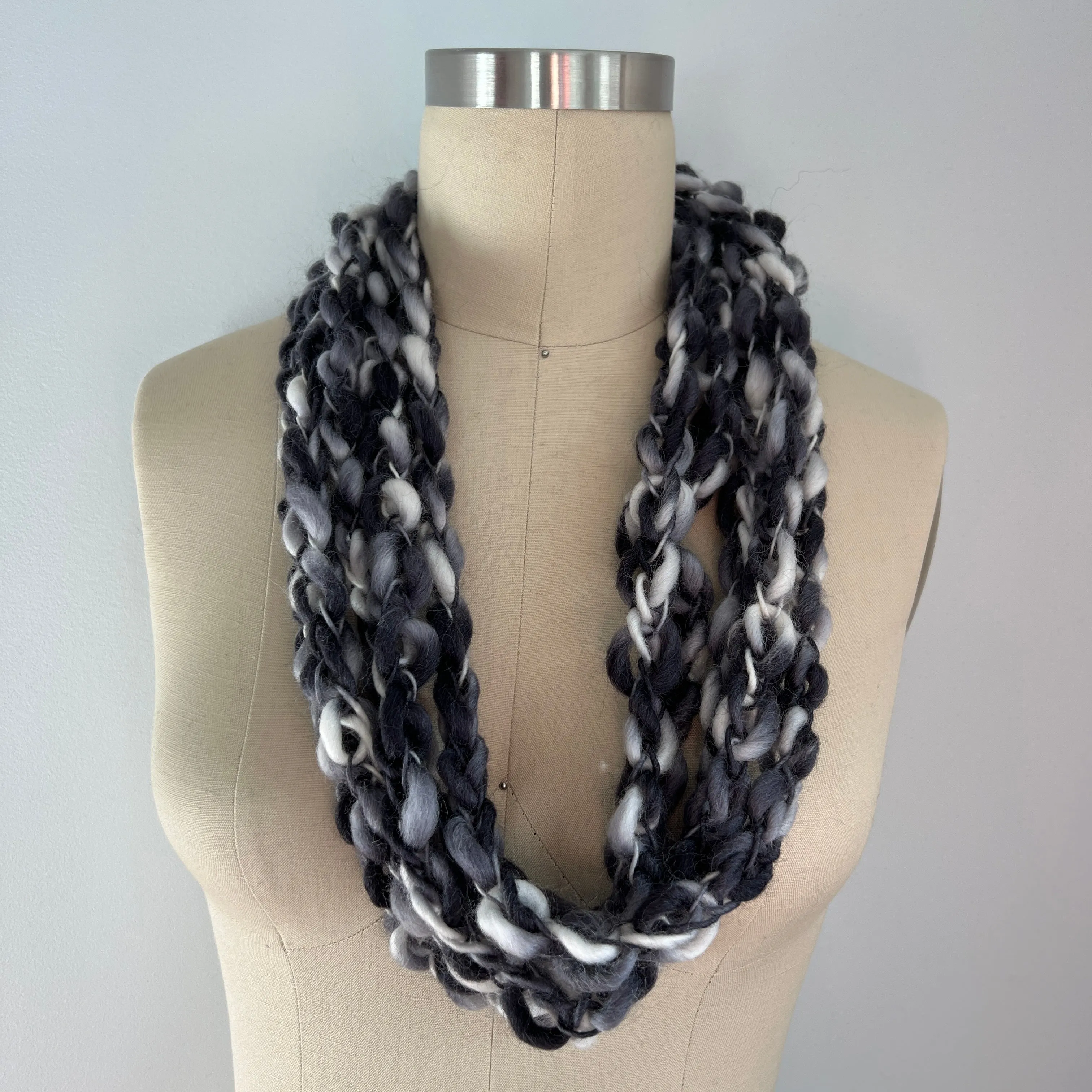 'Art Deco' Cozy Scarf Necklace