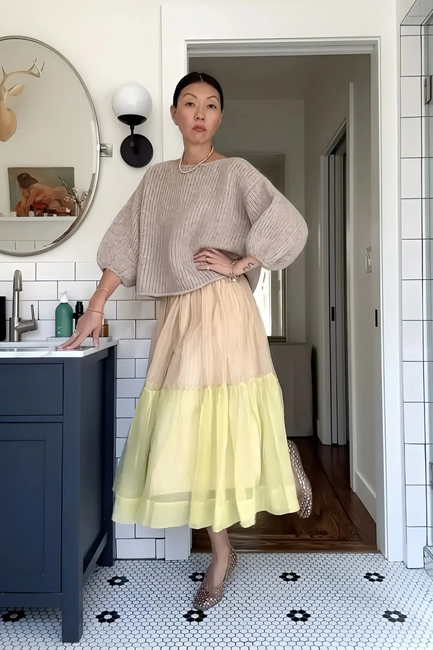 Colored Thin Skirt and Top with Voluminous Sleeves