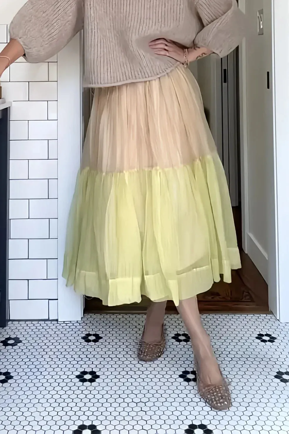 Colored Thin Skirt and Top with Voluminous Sleeves
