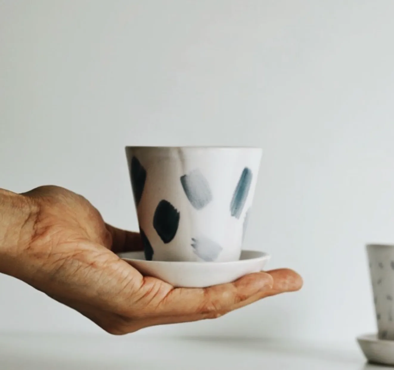 Handcrafted Stoneware Brushmark Cup (S)